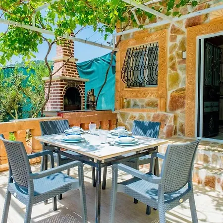 Villa Valley Deniz, Dag Manzarali Muestakil Kozagaci